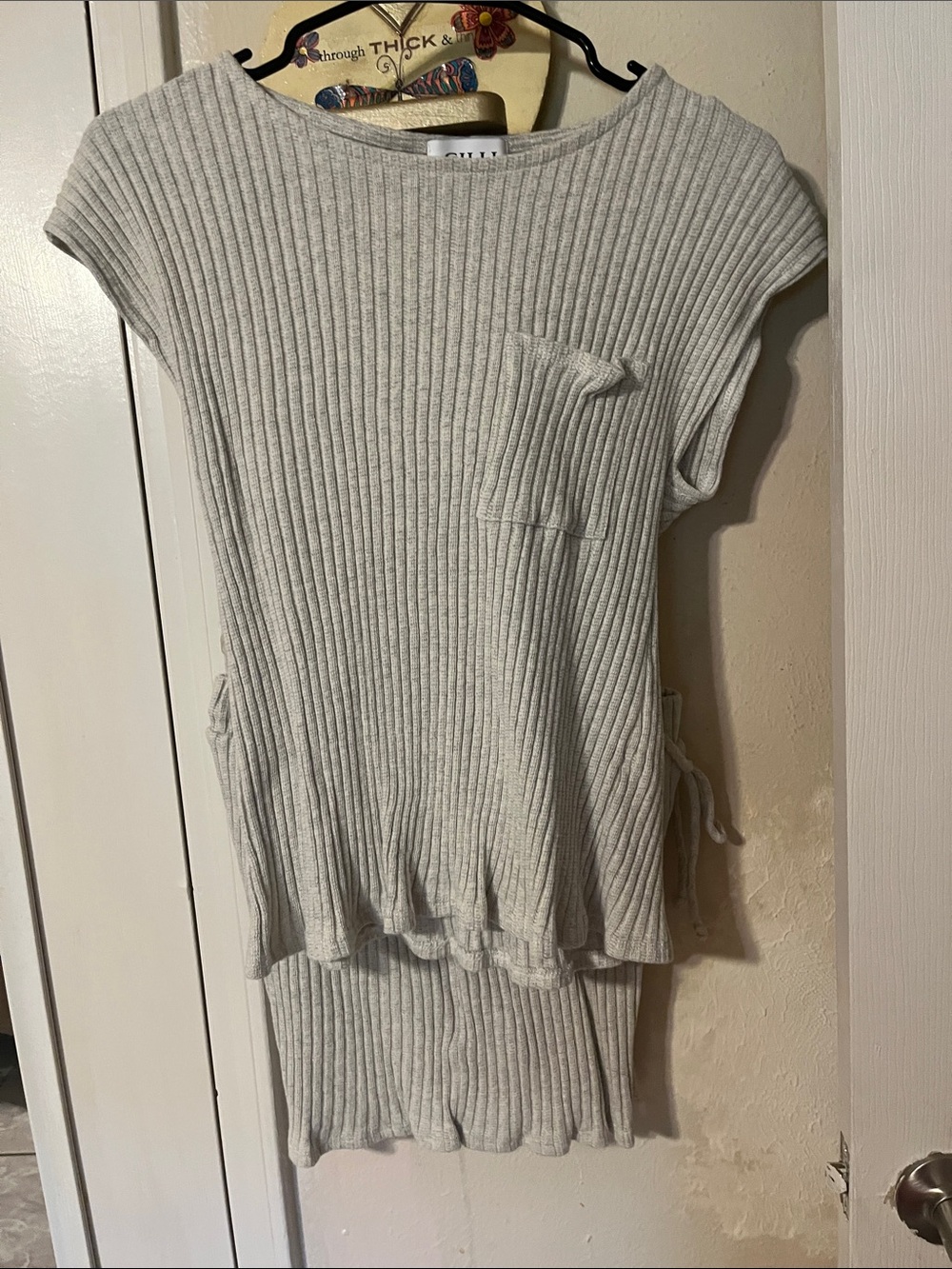 Gilli Ribbed Short-Sleeve Scoop Neck Sweater Top in Light Gray short set
